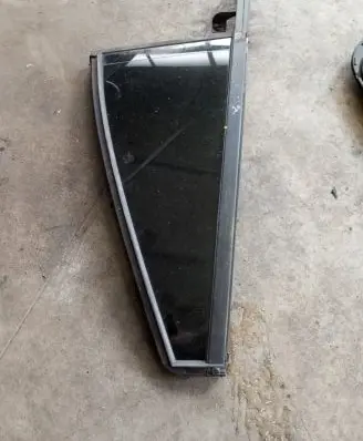 Volvo XC60 Rear vent window glass 43R001604