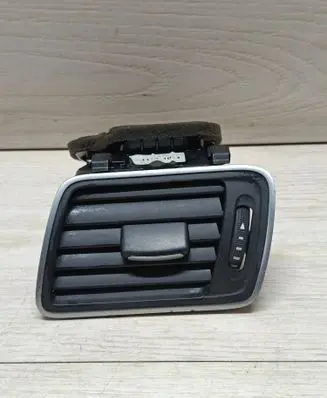 Volkswagen PASSAT B7 Dash center air vent grill 11791083 28062011