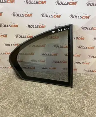 Rear vent window glass