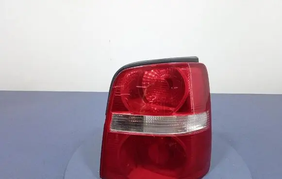 Volkswagen Touran I Rear/tail lights 441-1958R