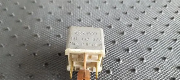 Volkswagen Transporter - Caravelle T4 Other relay 191937503 4RA003510-58