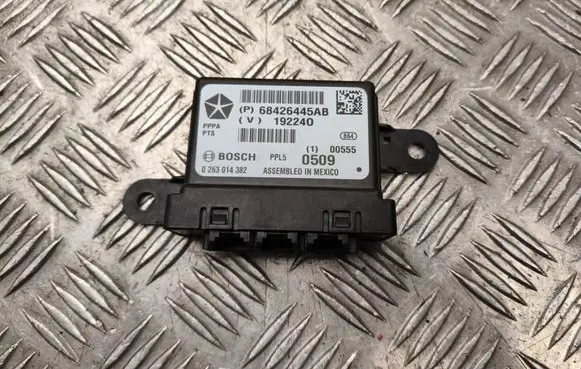Jeep Grand Cherokee Parking PDC control unit/module 68426445AB