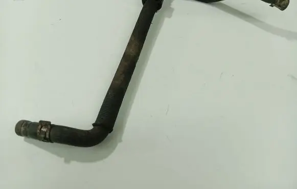 Volkswagen Golf V Engine coolant pipe/hose 
