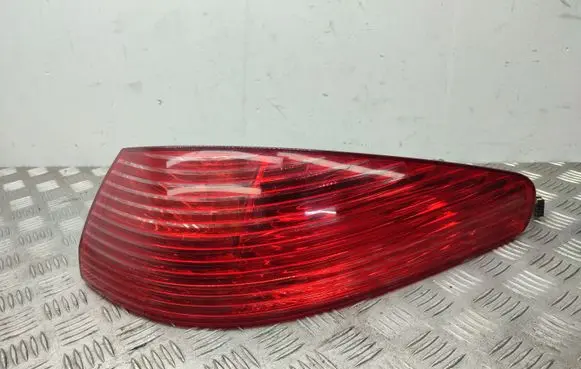 Peugeot 607 Rear/tail lights