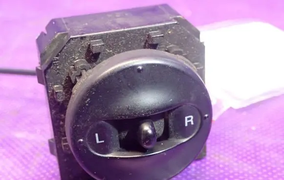 Hyundai Matrix Wing mirror switch 