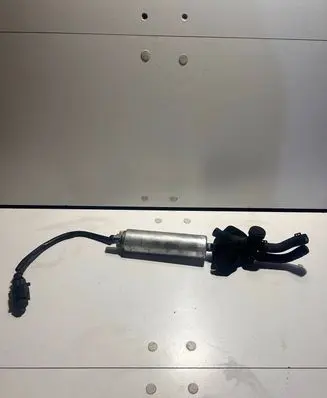 Audi A4 S4 B8 8K Fuel injection high pressure pump 8K0906095 8K0906095A