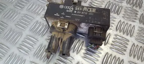 Volkswagen Golf III Coolant fan relay 357919506A 898719000