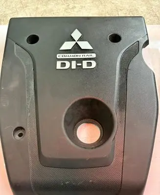 Mitsubishi L200 Engine cover (trim) 