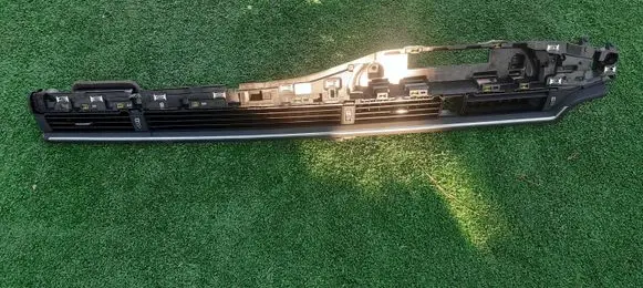 Audi A4 S4 B9 Dash center air vent grill 09622005