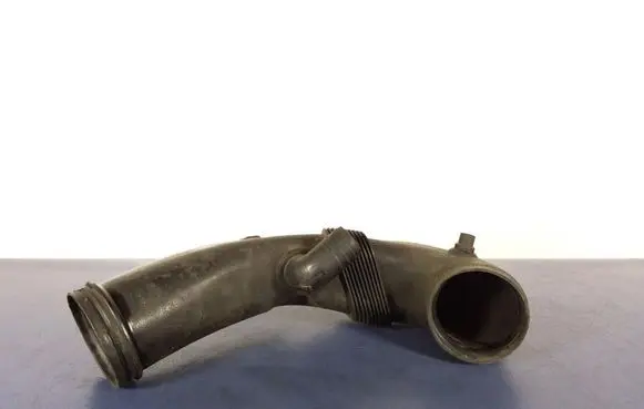 Audi A8 S8 D3 4E Air intake hose/pipe 077129629