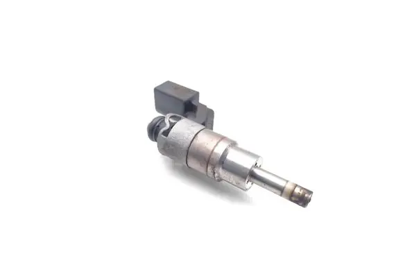 Volkswagen Golf V Fuel injector 0261500016 03C906036A