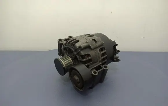 BMW X3 E83 Generator/alternator 7521382