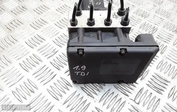 Volkswagen Golf IV ABS Pump 1J0907379 10094903313 1J0614117D