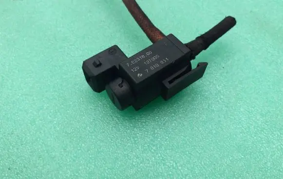 BMW 5 F10 F11 Turbo solenoid valve 70231800 7810831