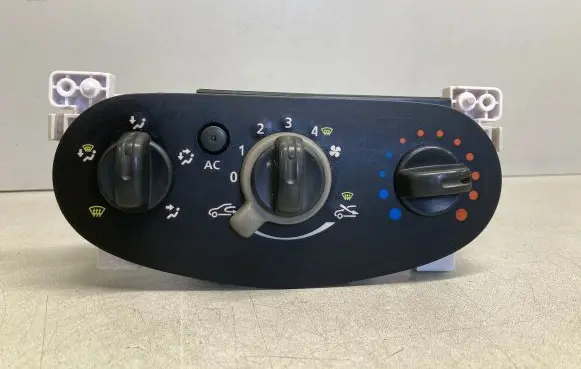 Dacia Duster Climate control unit N106278B T1001639U