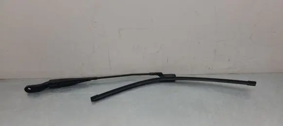 Peugeot 2008 I Windshield/front glass wiper blade 9673916780