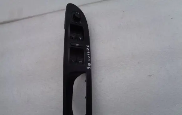 Volkswagen PASSAT B6 Electric window control switch