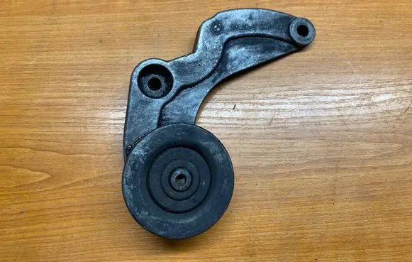 BMW 3 E46 Generator/alternator bracket 11282248561