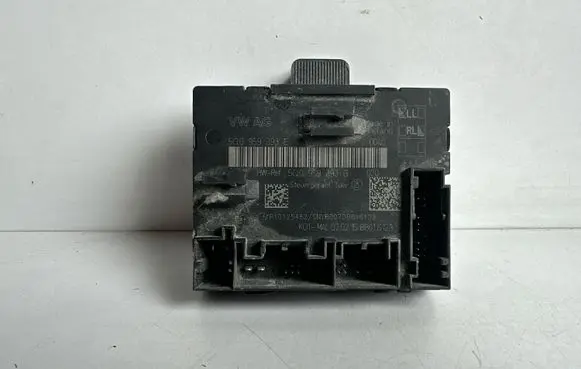Volkswagen Golf Sportsvan Door control unit/module 5Q0959393B 5Q0959393E