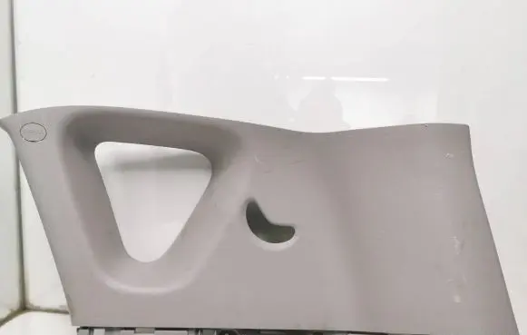 (D)pillar trim (top)