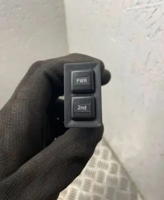 Toyota Land Cruiser (HDJ90) Differential lock switch cs697 89129