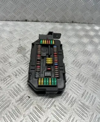 BMW X5 F15 Fuse module 6819653 913333 15062016