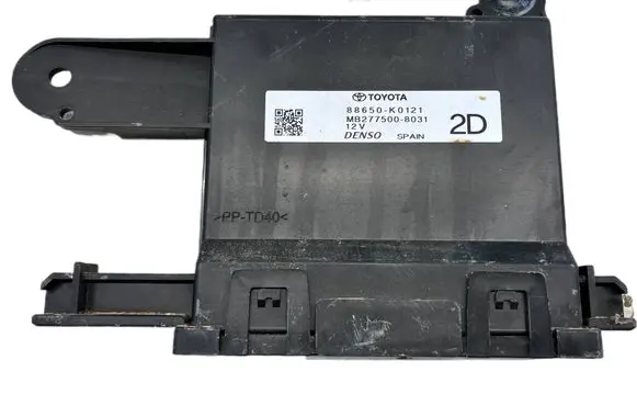 Toyota Yaris XP210 Air conditioner control unit module 88650K0121 88650-K0121