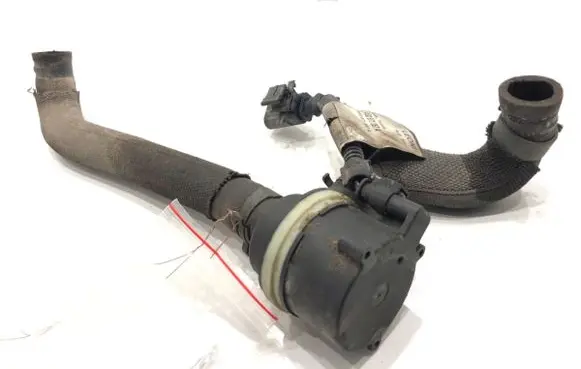 Audi A6 S6 C7 4G Oil filter mounting bracket 6R0965561A