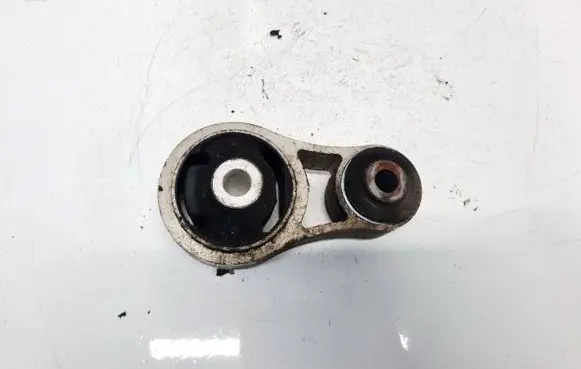 Mazda CX-7 Engine mount bracket