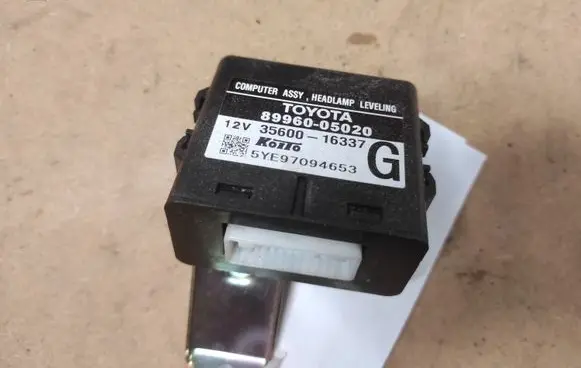 Toyota Avensis T250 Light module LCM 8996005020 3560016337 5YE97094653