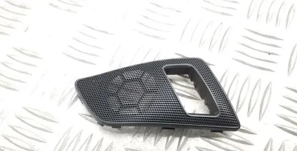 Skoda Octavia Mk2 (1Z) Front door window switch trim 1Z0868160A