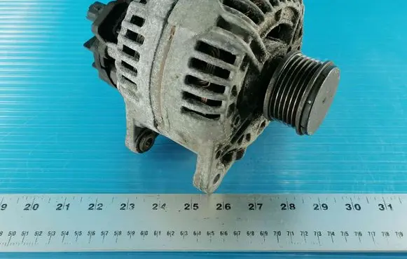 Nissan Qashqai Generator/alternator 0124525140 8200728292 BR141M