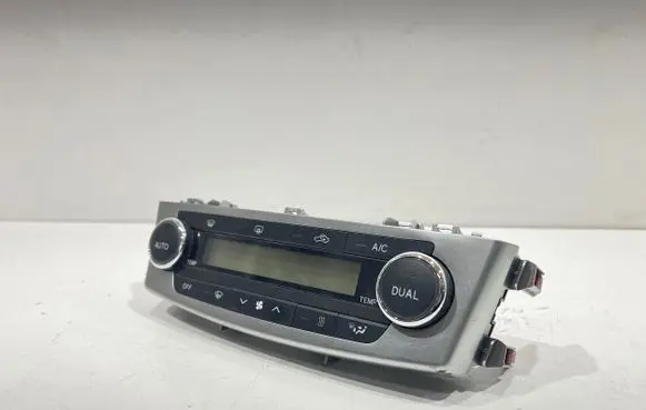 Toyota Avensis T270 Climate control unit 5590005500 1066682