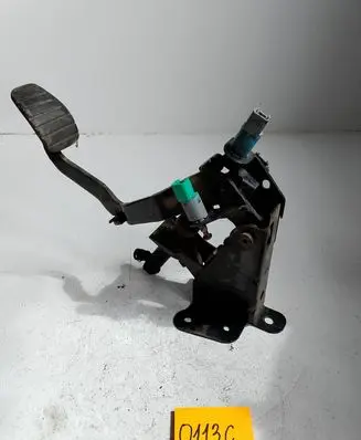 Renault Megane II Clutch pedal 8200156010A