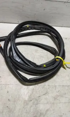 KIA Rio Front door rubber seal 1581
