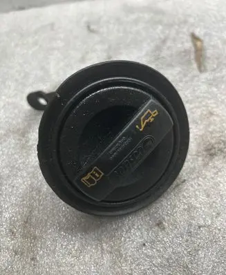 Audi A6 S6 C6 4F Oil filler cap 059103482C