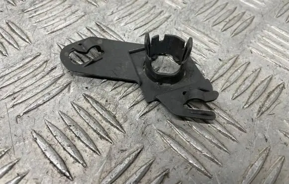 BMW 5 E60 E61 Front parking sensor holder (PDC) 7178071