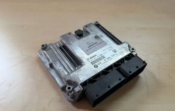 BMW 5 F10 F11 Engine control unit/module 8586534