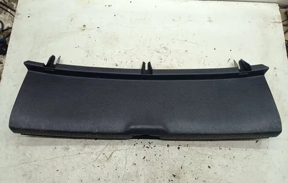 Trunk/boot sill cover protection