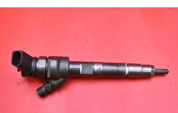BMW 7 F01 F02 F03 F04 Fuel injector 7810702
