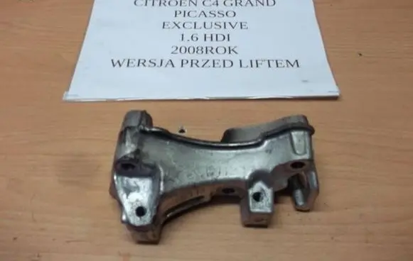 Citroen C4 Grand Picasso Engine mounting bracket 9681855180