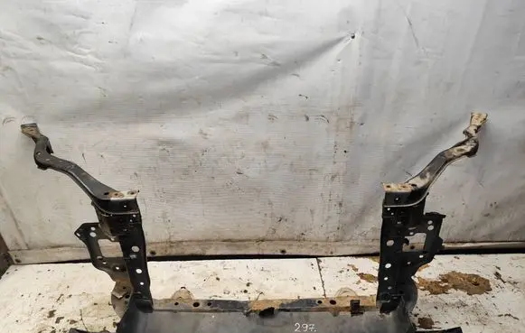 Subaru Legacy Radiator support slam panel