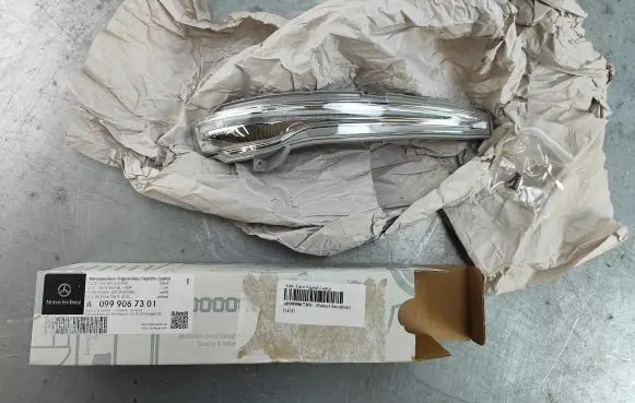 Mercedes-Benz C W205 Mirror indicator light a0999067301