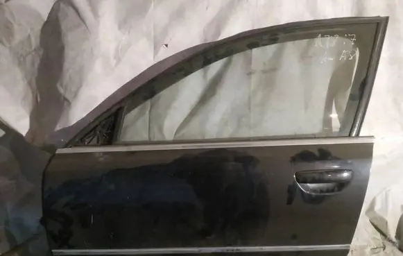 Audi A8 S8 D3 4E Front door juodos