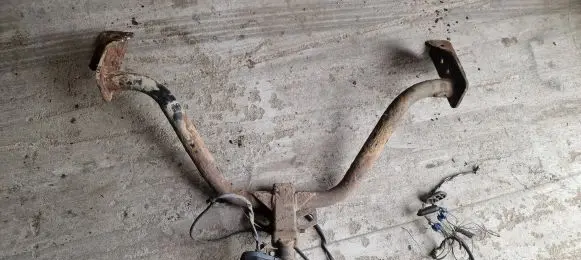 Chrysler Pacifica Tie down hook / loop 