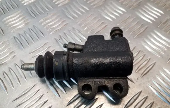 Clutch slave cylinder