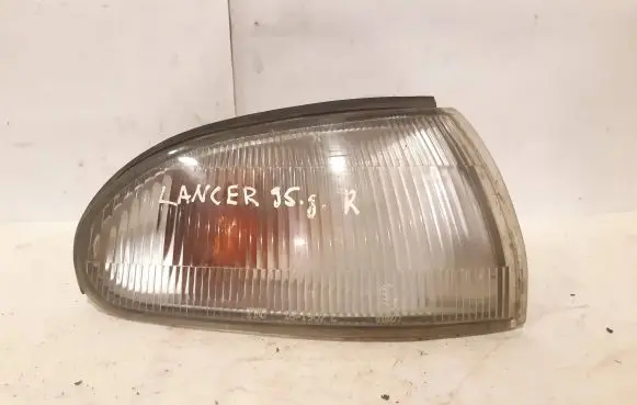 Mitsubishi Lancer Front indicator light 010277 181902B