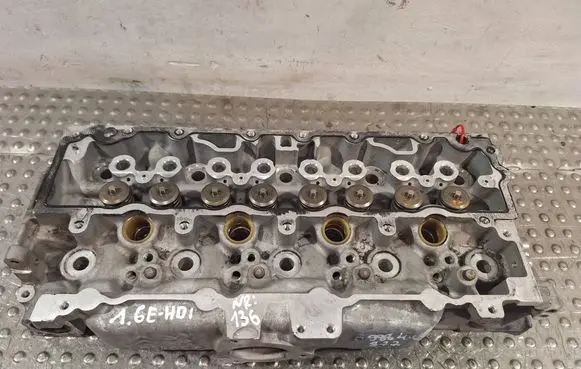 Citroen C4 II Picasso Engine head S25062136 968447210