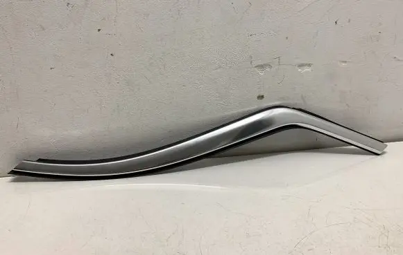 Opel Crossland X Rear side glass trim 39008051 39008049