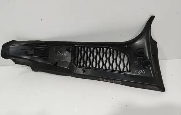 Land Rover Discovery 5 Trunk grilles HY32-44248-A